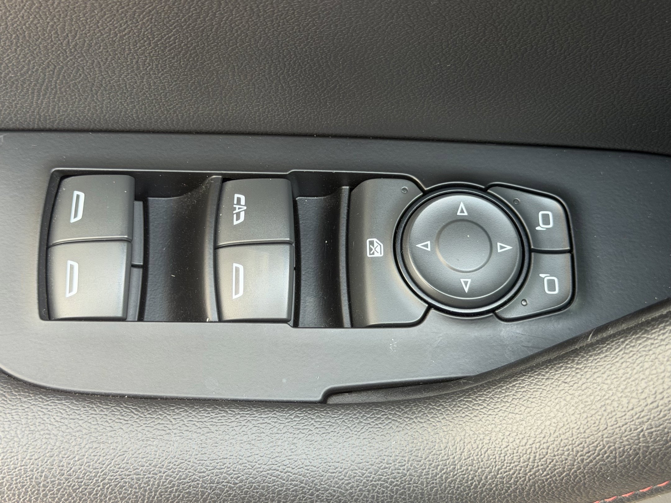 Used 2023 Chevrolet Blazer RS w/ Enhanced Convenience Package FWD image 25