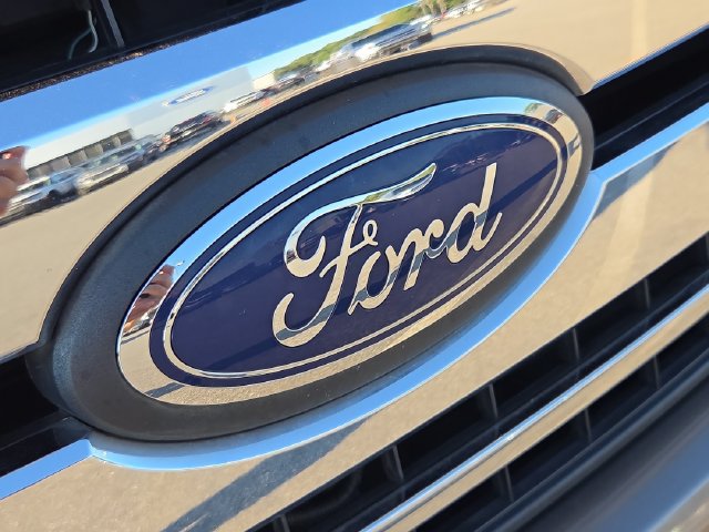 Certified 2018 Ford F150 XLT w/ Trailer Tow Package AWD/4WD image 32