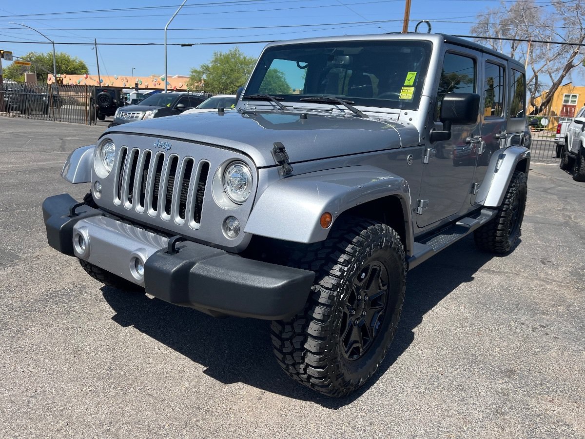 Used 2018 Jeep Wrangler Unlimited Sahara w/ Connectivity Group AWD/4WD image 11