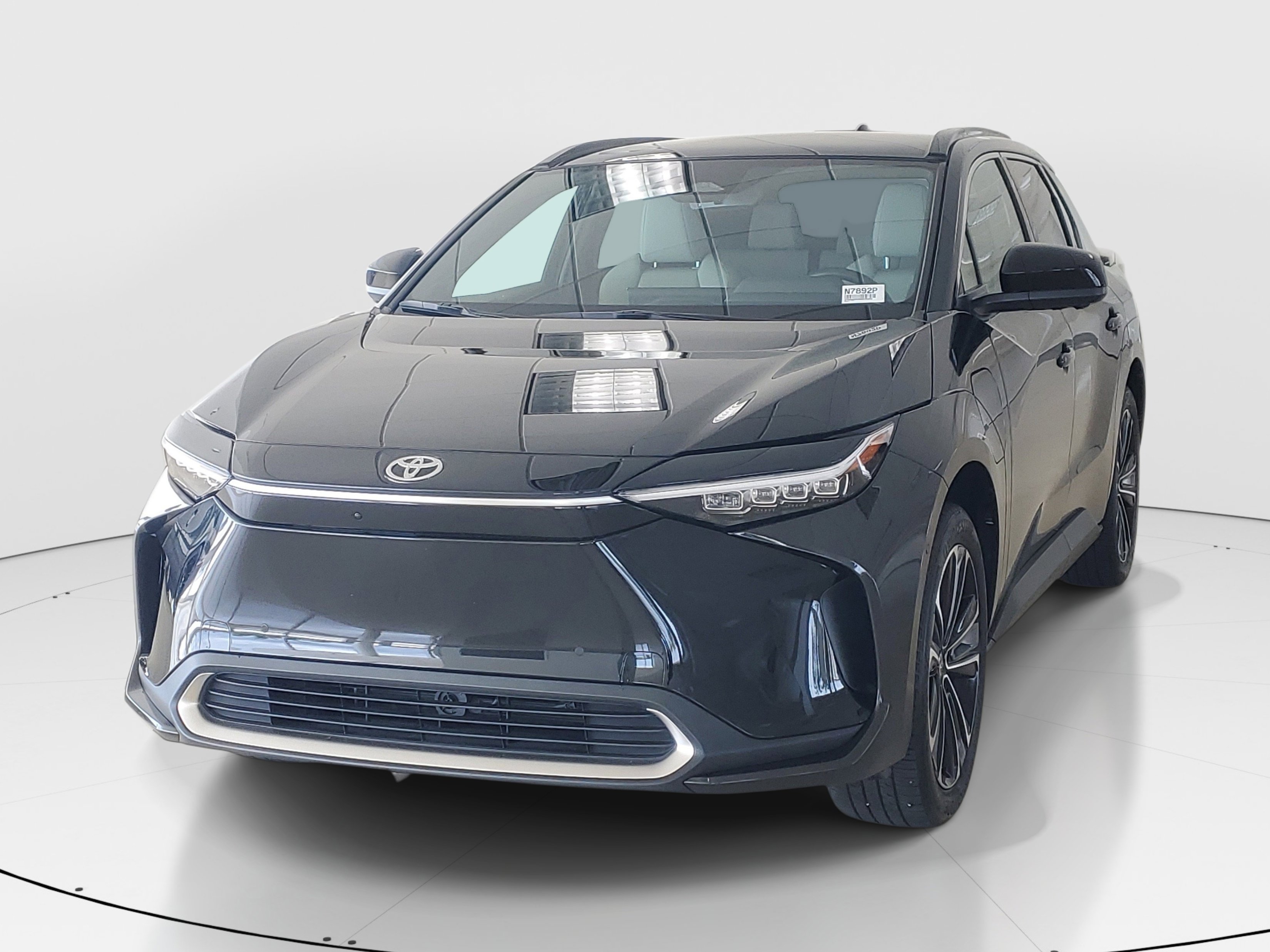 Used 2024 Toyota bZ4X Limited FWD image 4