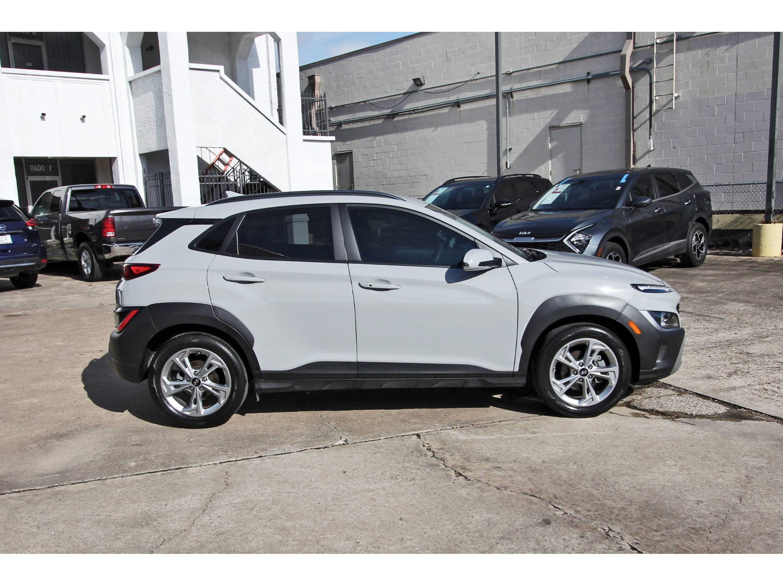 Used 2022 Hyundai Kona SEL FWD image 8