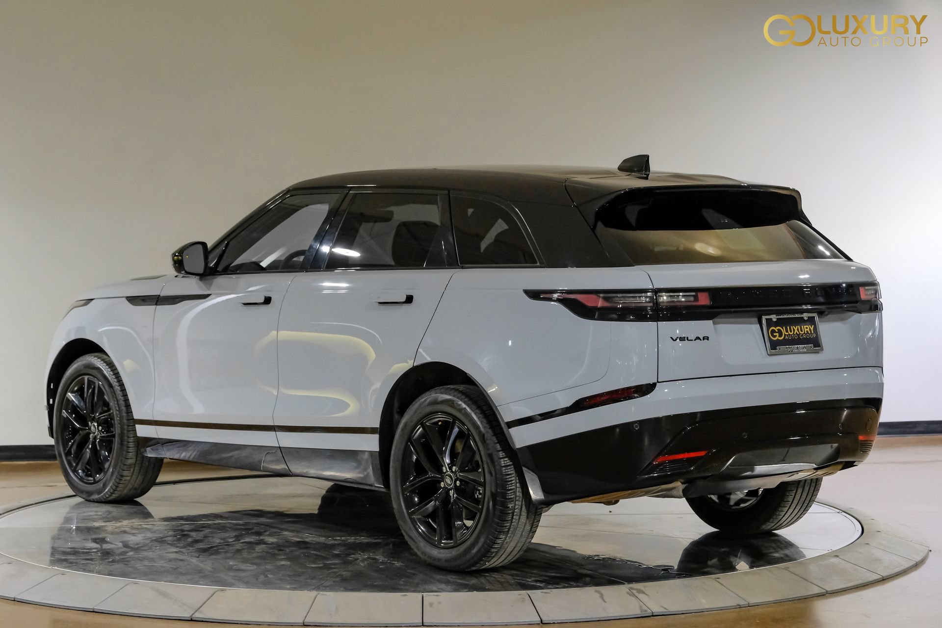 Used 2024 Land Rover Range Rover Velar Dynamic SE AWD/4WD image 12