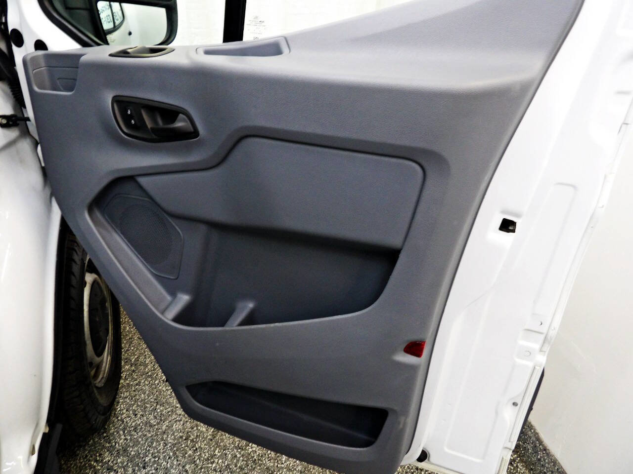 Used 2018 Ford Transit 350 XL RWD image 8
