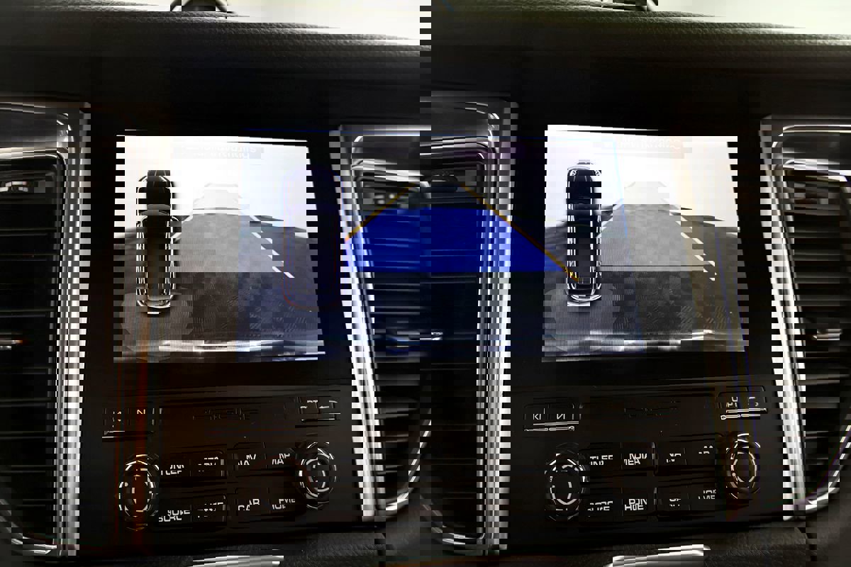 Used 2017 Porsche Macan S image 33