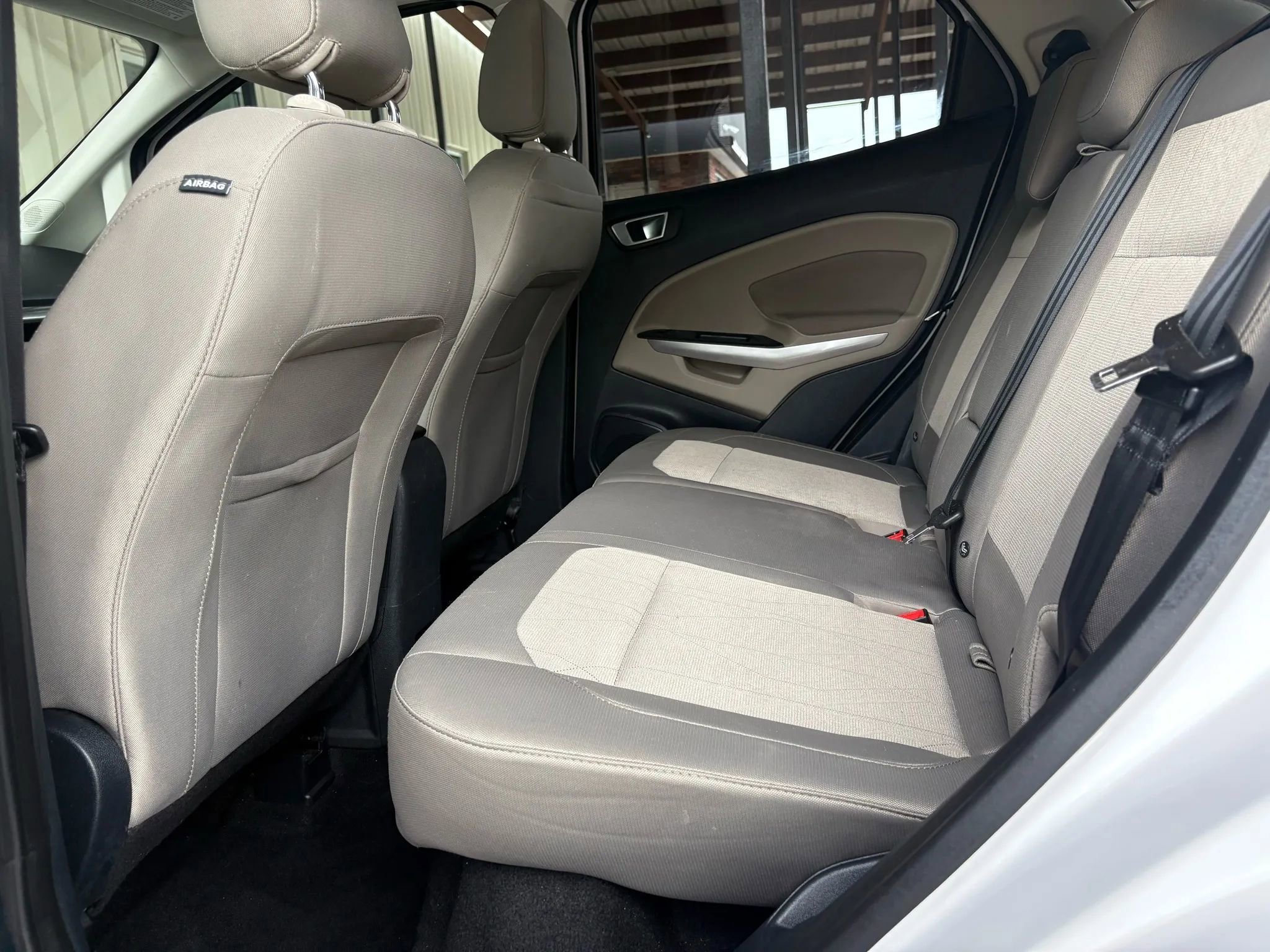 Used 2018 Ford EcoSport SE w/ SE Convenience Package image 89
