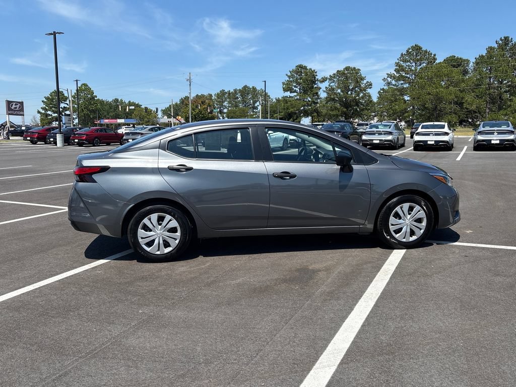 Used 2025 Nissan Versa S FWD image 7