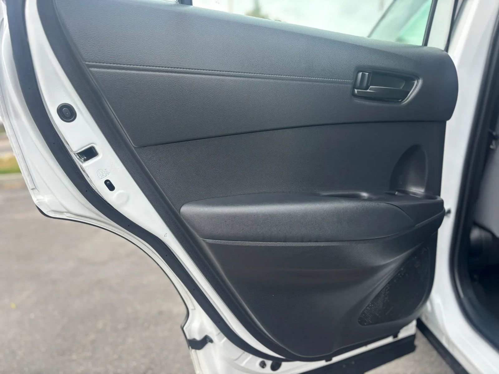 Used 2023 Toyota Corolla Cross AWD Hybrid image 13