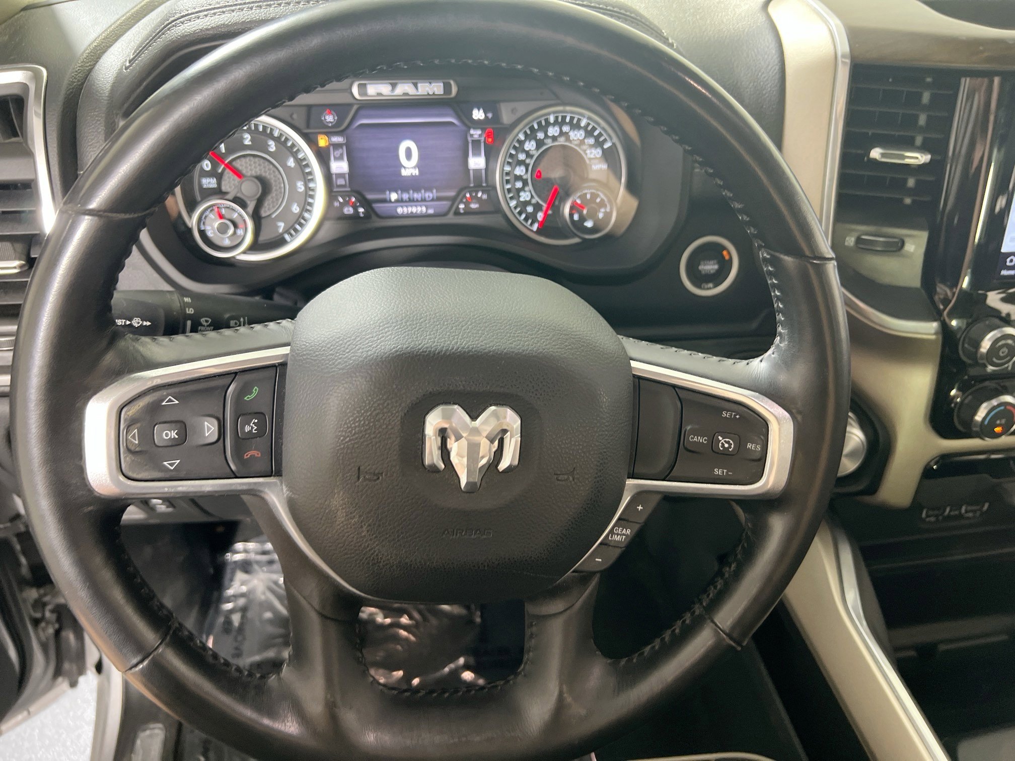 Used 2022 RAM 1500 Laramie image 10