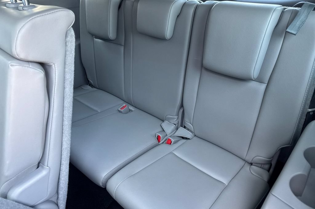 Used 2019 Toyota Highlander Limited Platinum AWD/4WD image 14