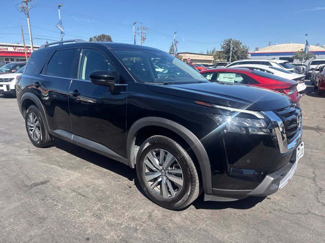 Used 2025 Nissan Pathfinder SL AWD/4WD image 6