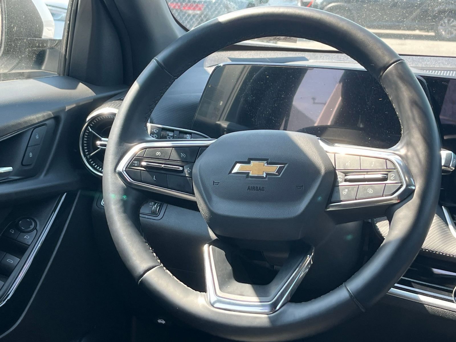 Used 2025 Chevrolet Equinox LT FWD image 27