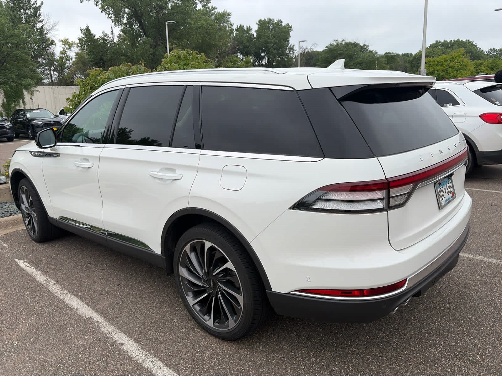 Used 2022 Lincoln Aviator Reserve w/ Equipment Group 201A AWD/4WD image 4