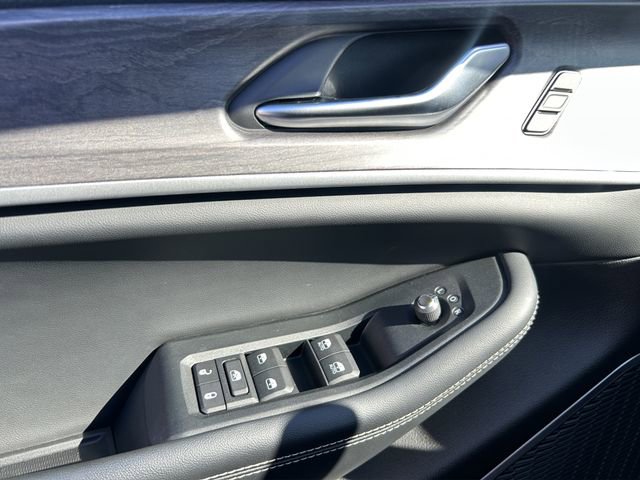 Used 2023 Jeep Grand Cherokee 4WD 4xe image 14