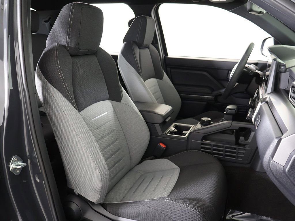 Used 2025 Toyota 4Runner TRD Off-Road AWD/4WD image 29