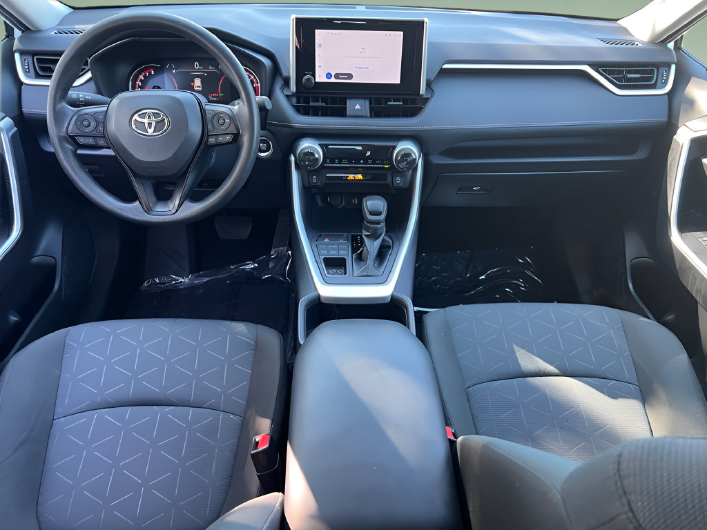 Used 2025 Toyota RAV4 XLE AWD/4WD image 17