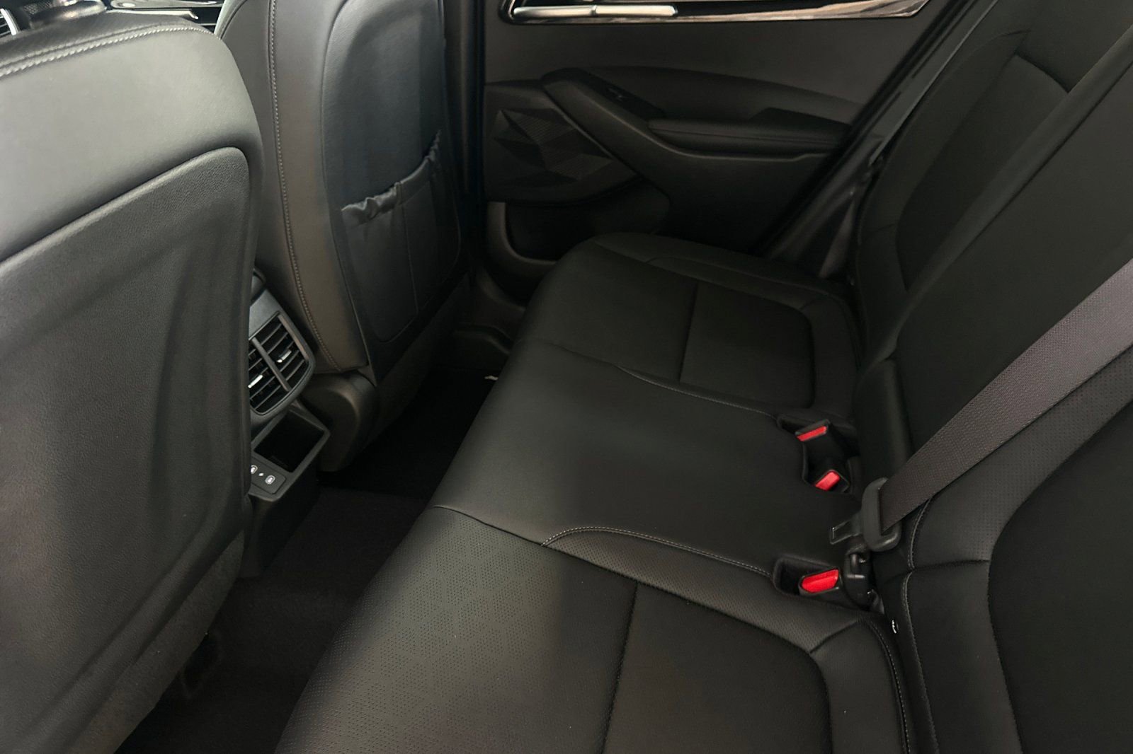 Used 2025 Kia Seltos SX image 13