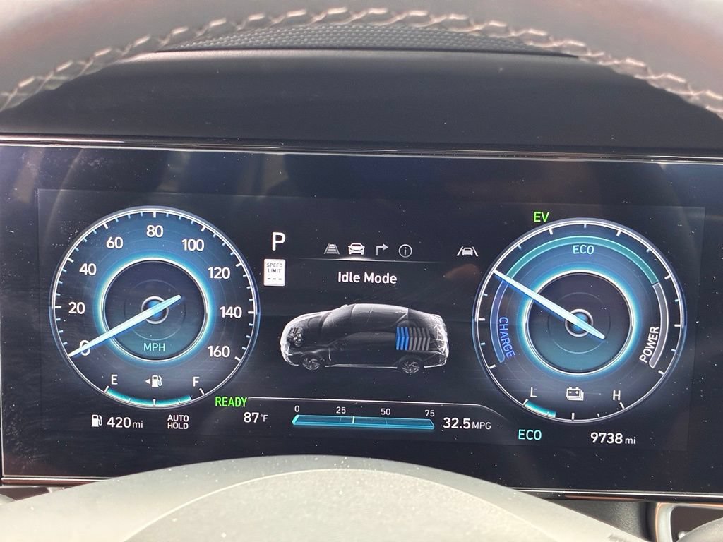 Used 2025 Hyundai Elantra Limited FWD image 31