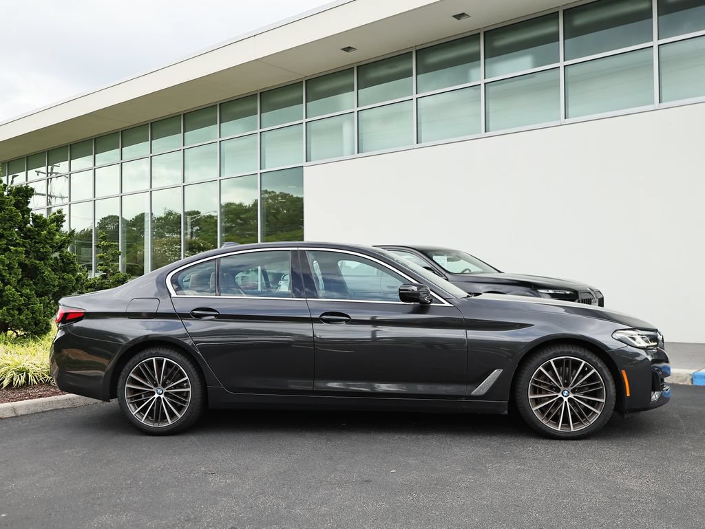Used 2023 BMW 540i xDrive w/ Premium Package AWD/4WD image 4