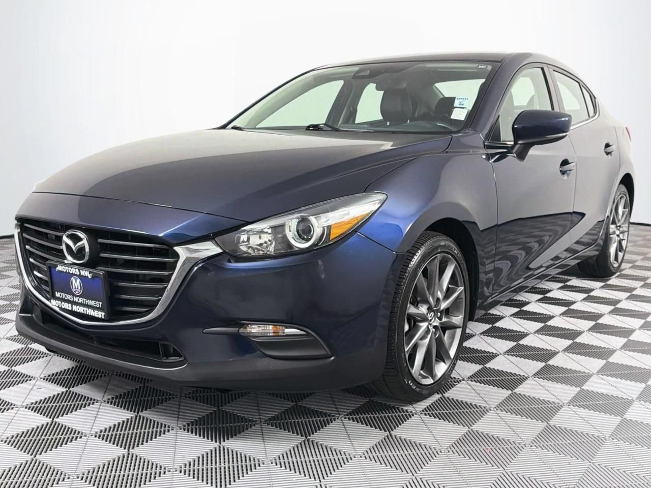 Used 2018 MAZDA MAZDA3 Touring FWD image 5