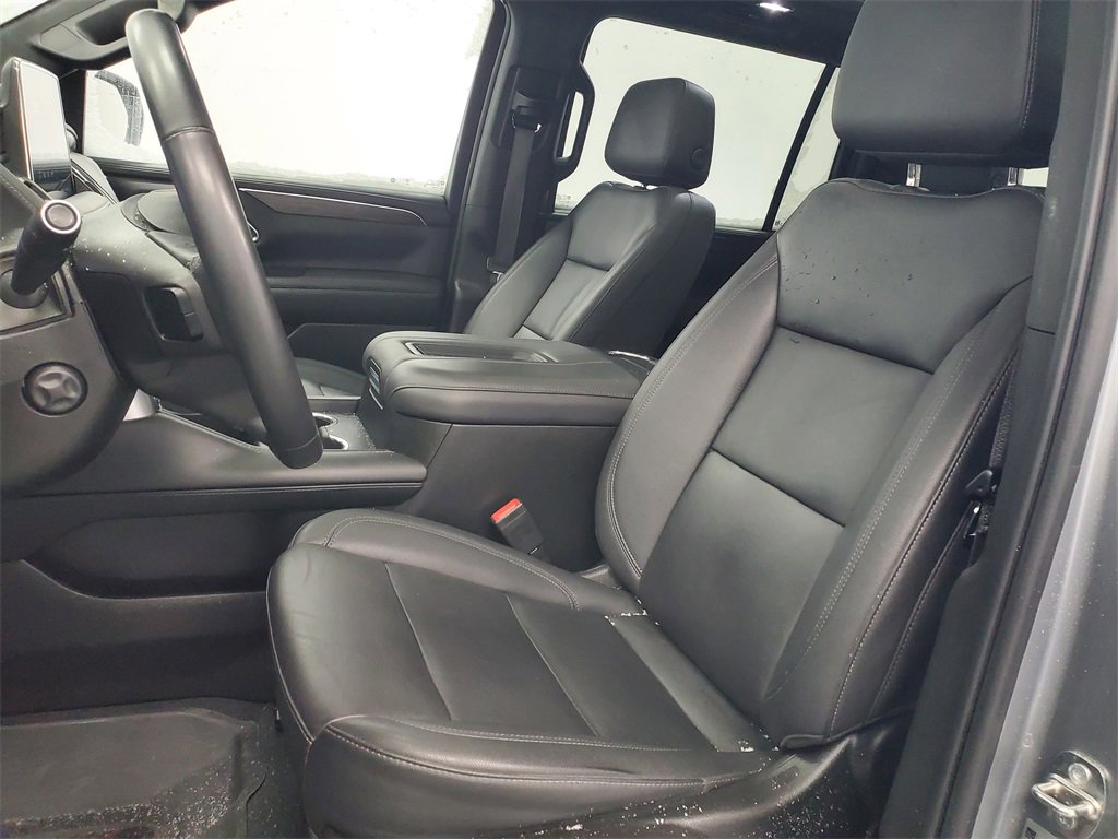 Used 2023 Chevrolet Suburban Z71 w/ Luxury Package image 7