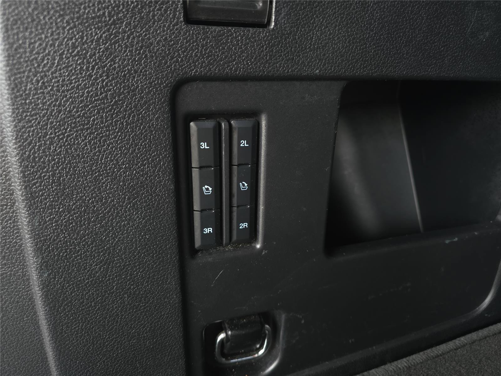 Used 2019 Ford Expedition Max Limited w/ Equipment Group 303A RWD image 31