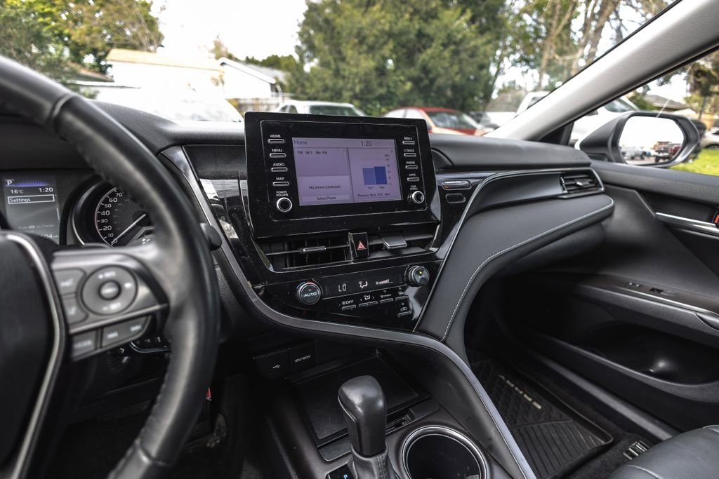 Used 2024 Toyota Camry SE FWD image 17