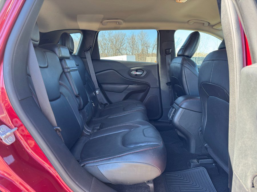 Used 2014 Jeep Cherokee Trailhawk w/ Leather Interior Group AWD/4WD image 18