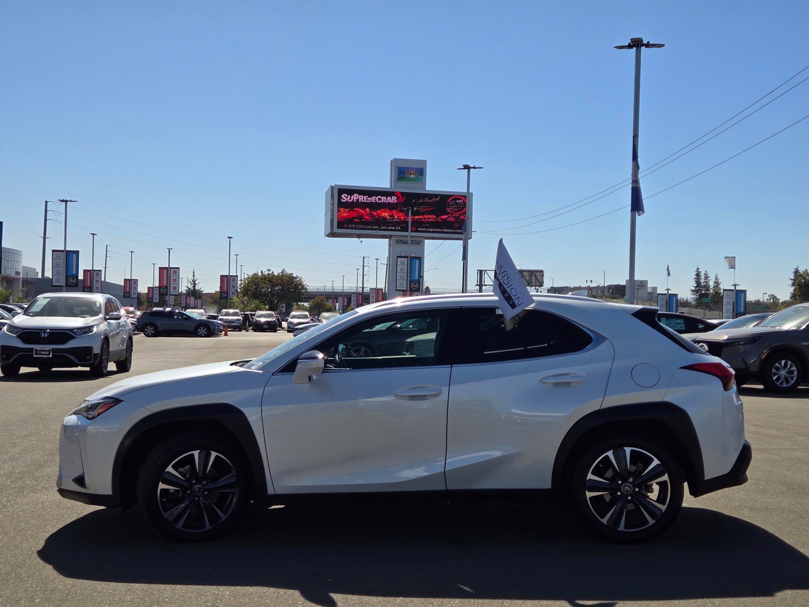 Used 2022 Lexus UX 200 w/ Accessory Package (Z2) FWD image 4