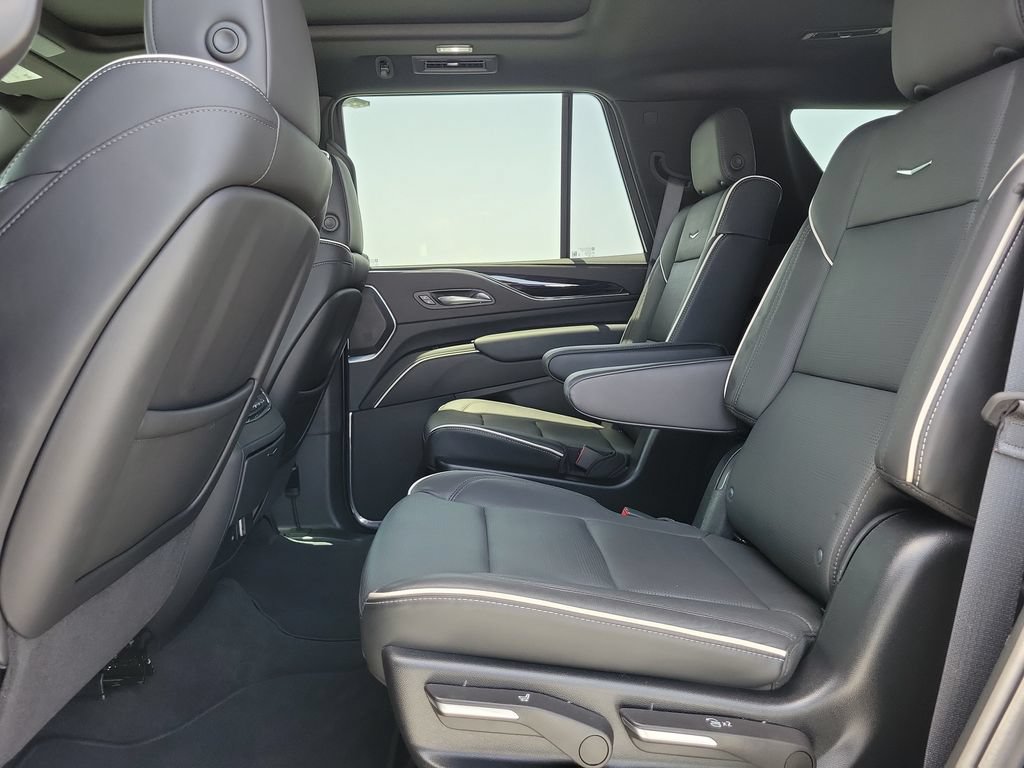 Used 2024 Cadillac Escalade Sport AWD/4WD image 29