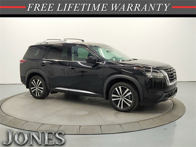 Used 2024 Nissan Pathfinder Platinum