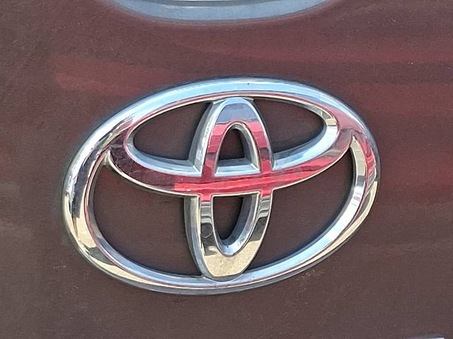 Used 2011 Toyota RAV4 Limited w/ Limited Extra Value Pkg AWD/4WD image 9