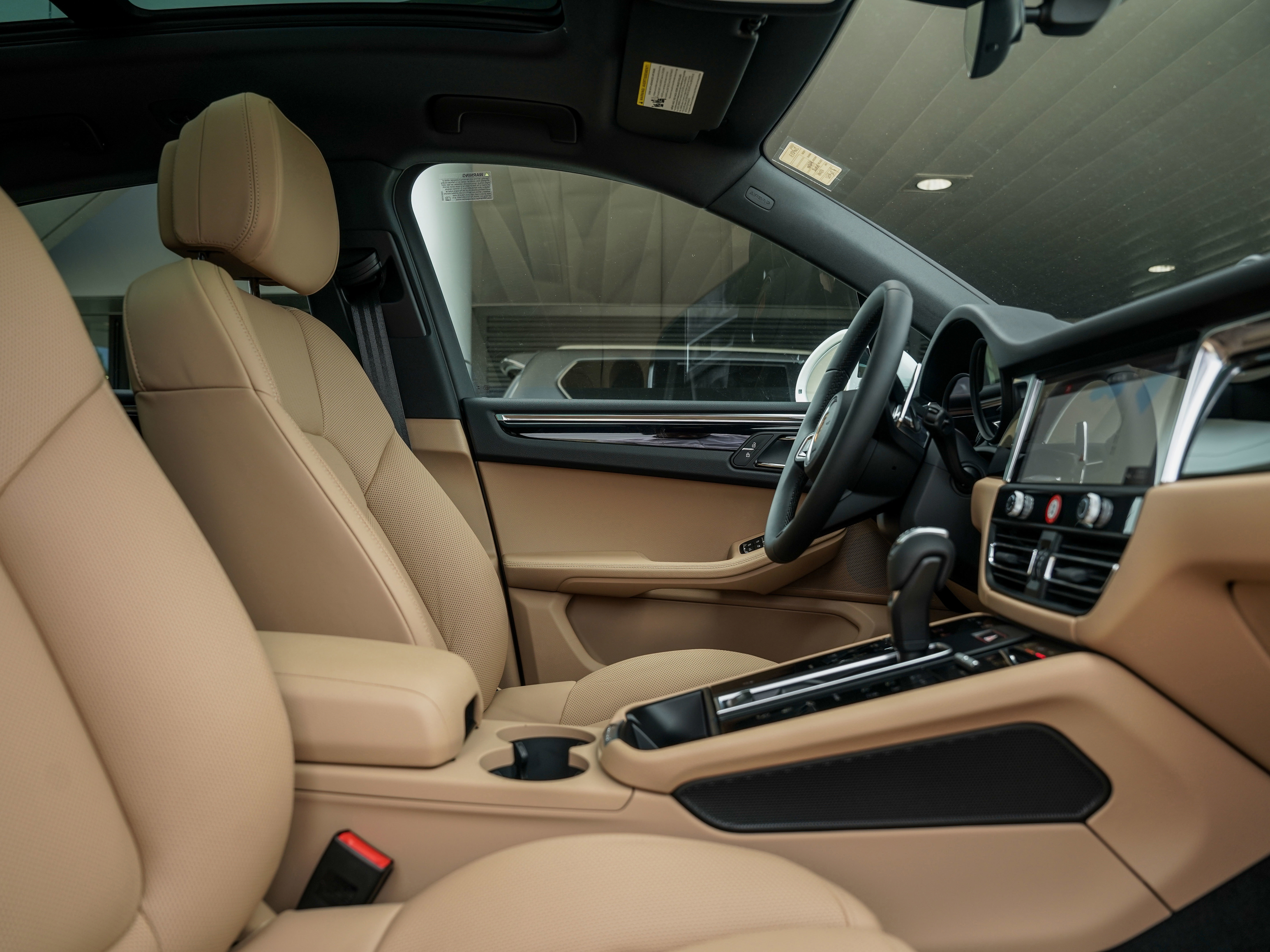 New 2026 Porsche Macan image 33