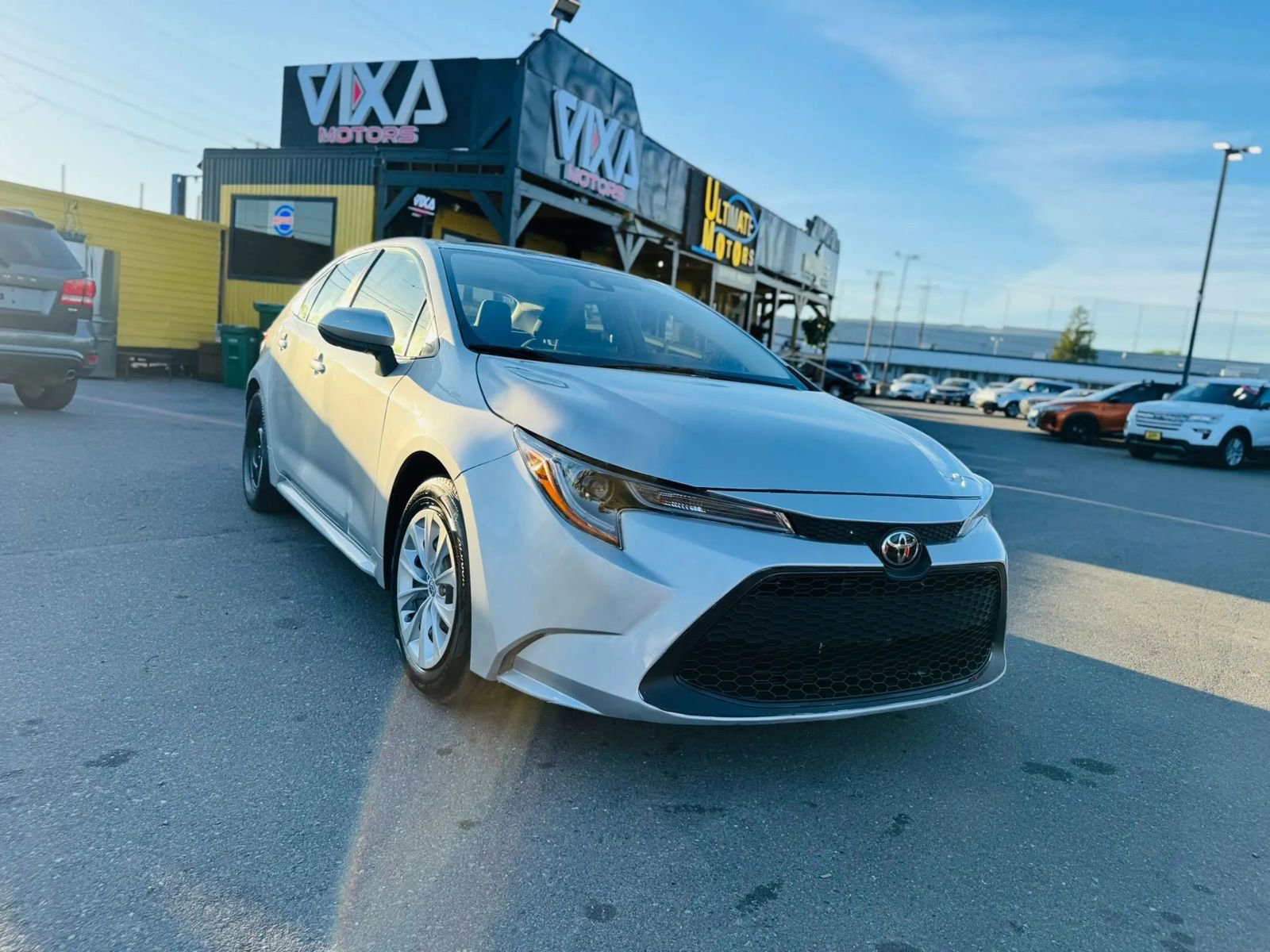Used 2021 Toyota Corolla LE image 3