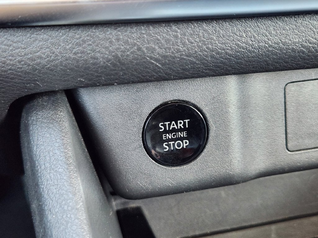 Used 2024 Nissan Rogue SV FWD image 18