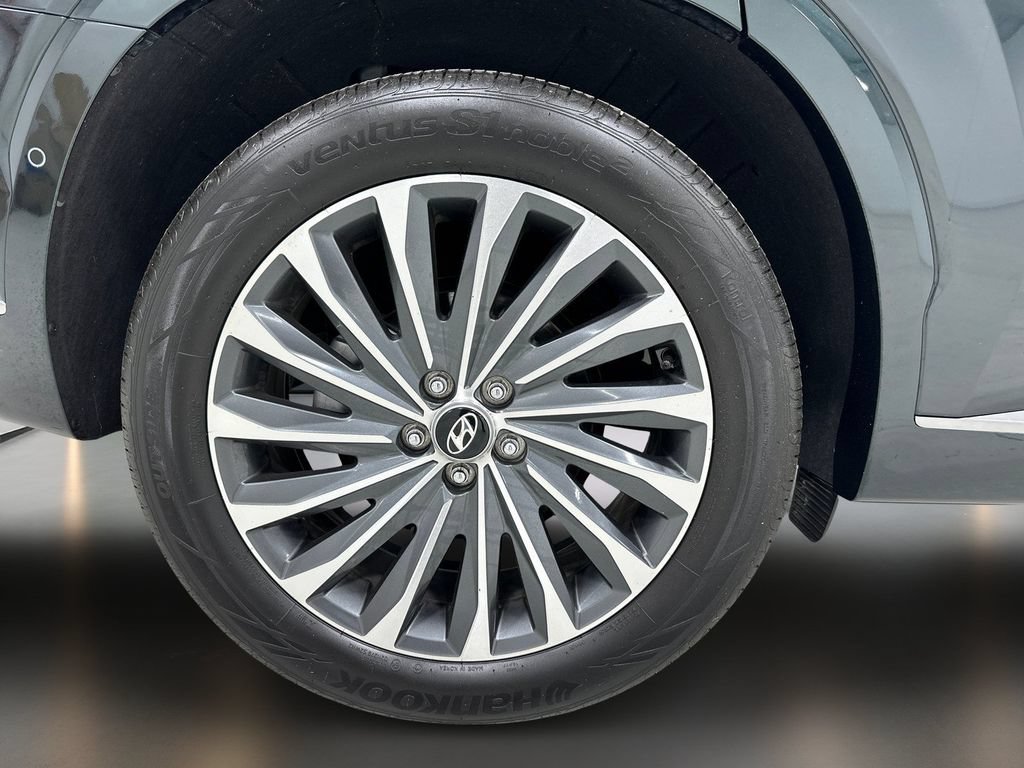Certified 2025 Hyundai Palisade Calligraphy FWD image 11