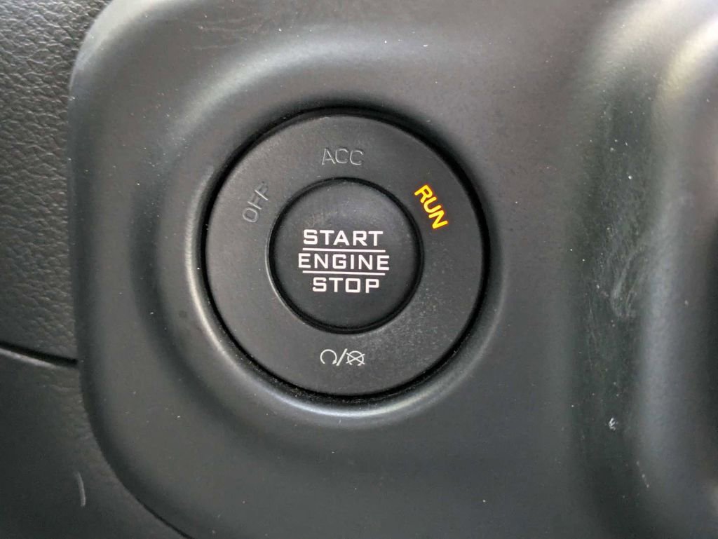 Used 2021 Jeep Wrangler Unlimited Sahara AWD/4WD image 43