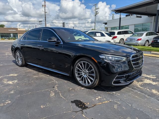 Used 2024 Mercedes-Benz S 580e 4MATIC Sedan image 3