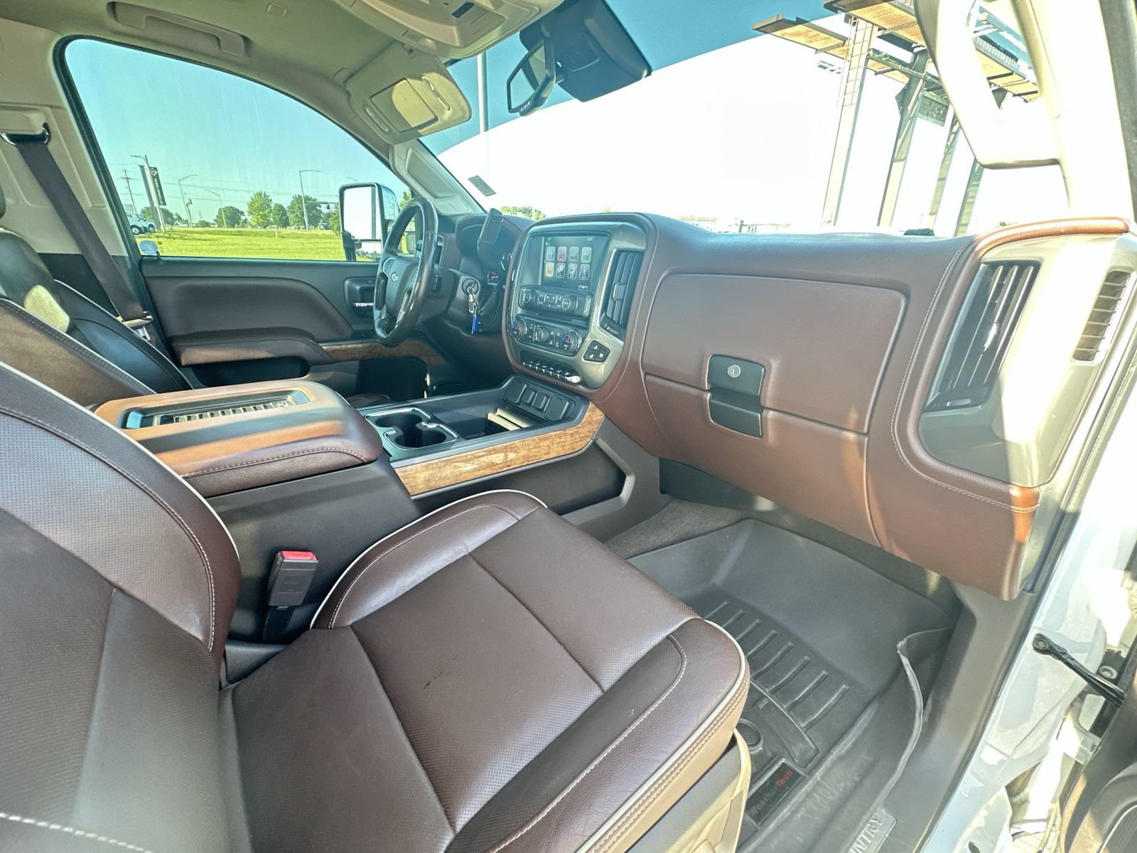 Used 2017 Chevrolet Silverado 3500 High Country AWD/4WD image 28