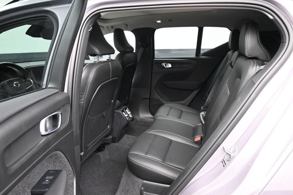 Used 2026 Volvo XC40 B5 Plus AWD/4WD image 11
