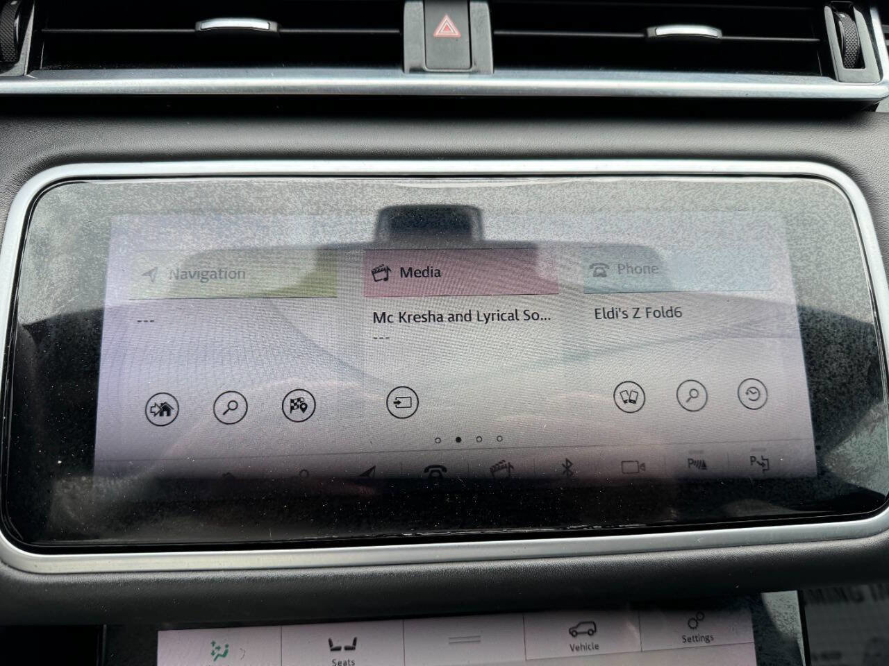 Used 2018 Land Rover Range Rover Velar R-Dynamic HSE image 23