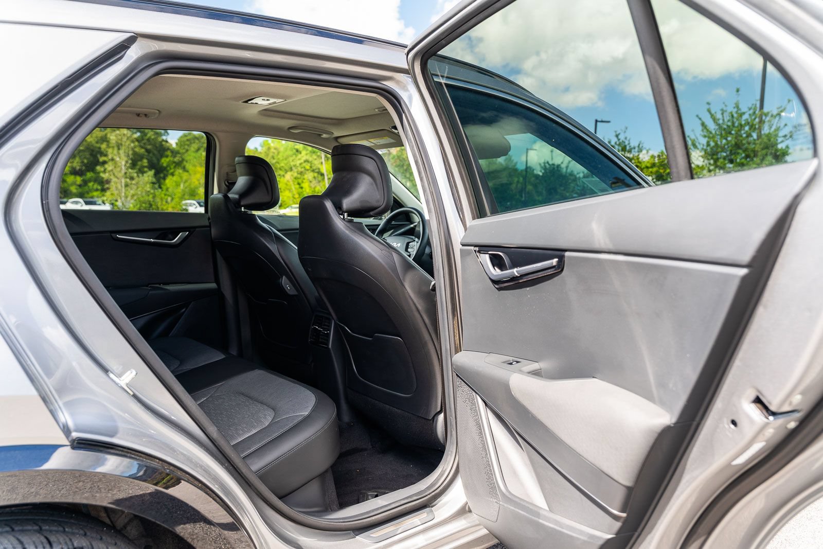 Used 2023 Kia Niro SX Touring FWD image 13