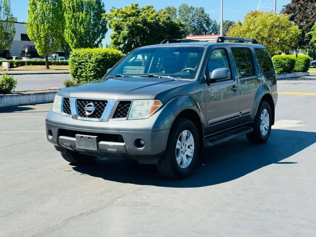 Used 2007 Nissan Pathfinder LE w/ LE Navigation Pkg AWD/4WD image 1