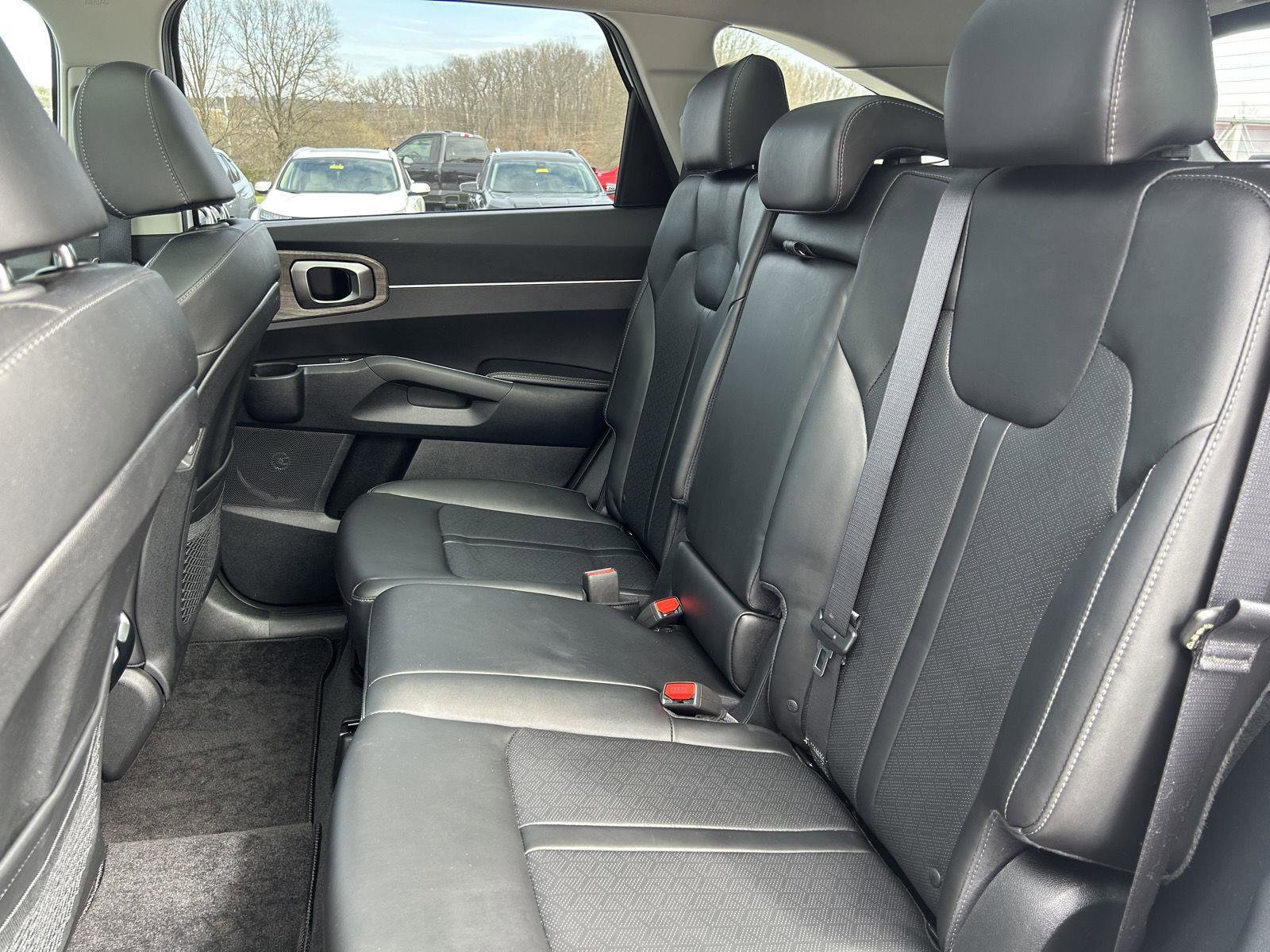 Used 2023 Kia Sorento S w/ Panoramic Sunroof Package image 12