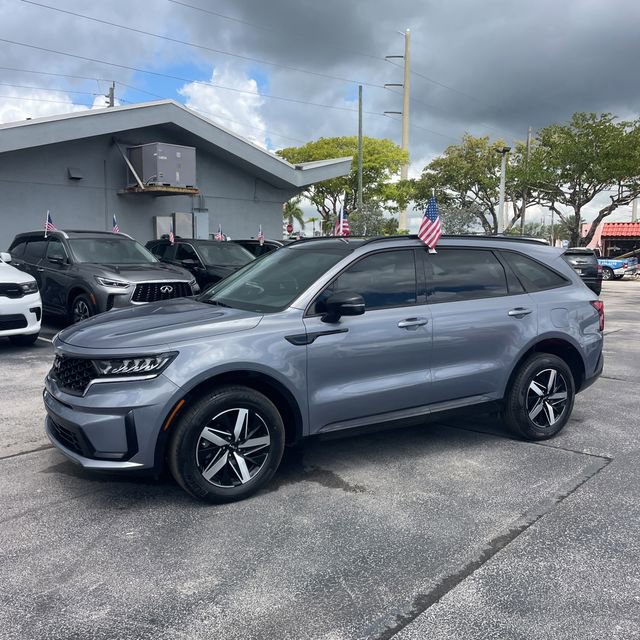 Used 2023 Kia Sorento S w/ Panoramic Sunroof Package image 2