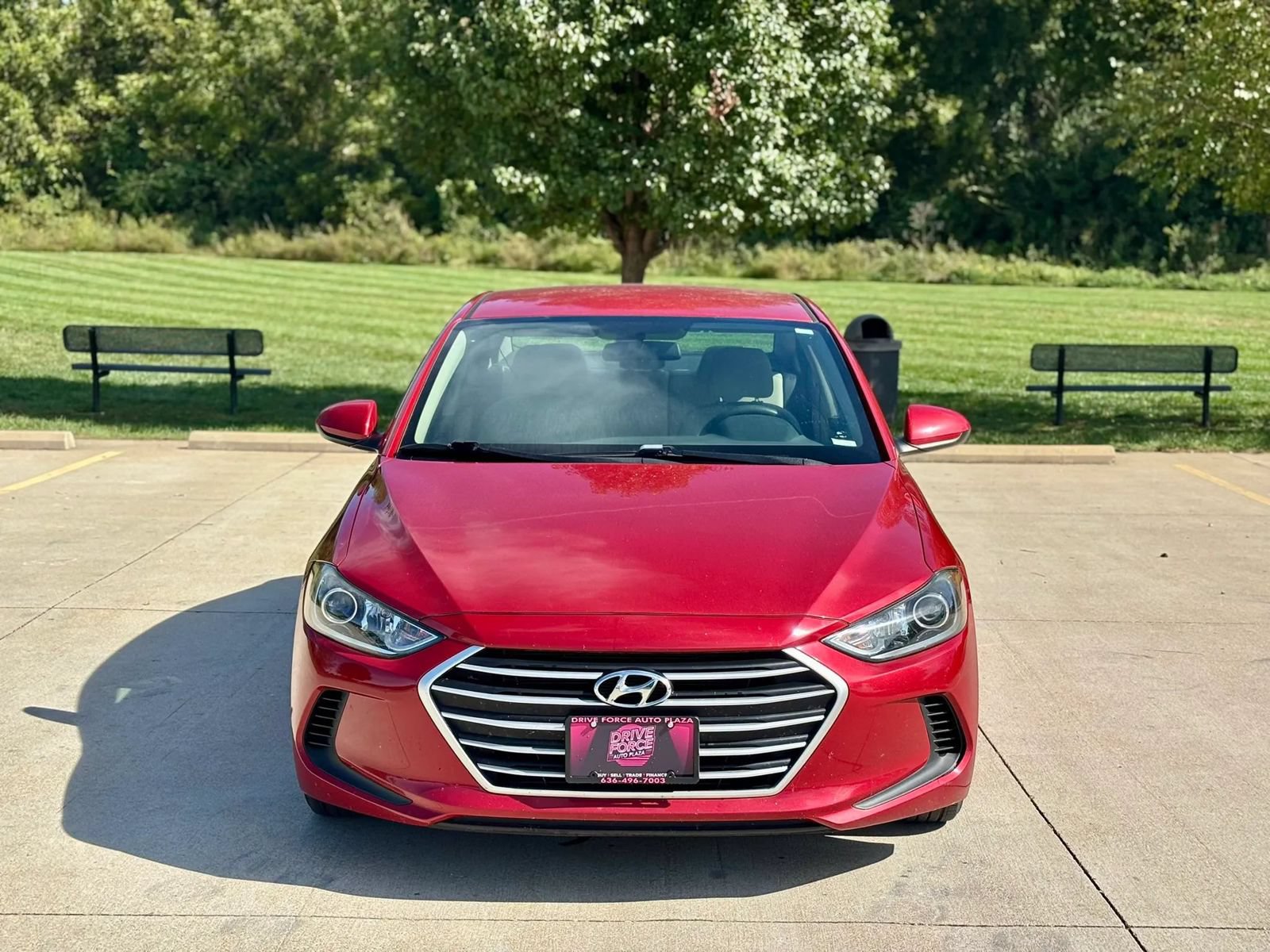 Used 2017 Hyundai Elantra SE FWD image 2