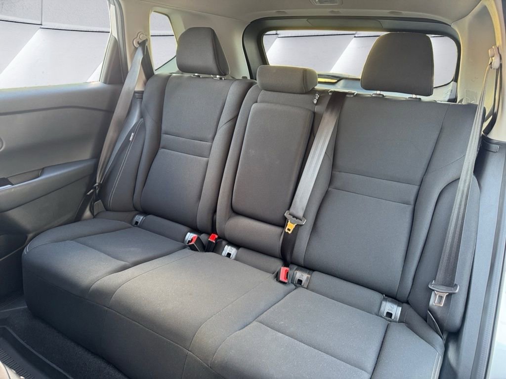 Used 2025 Nissan Rogue S image 18