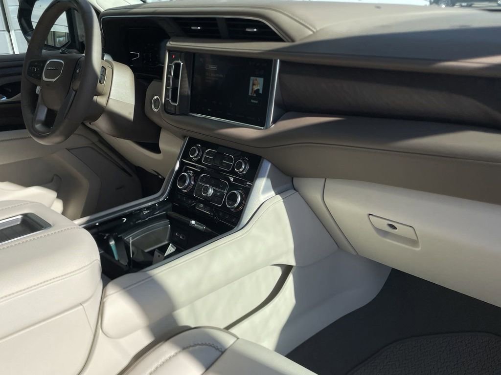 New 2024 GMC Yukon Denali w/ Denali Reserve Package image 39