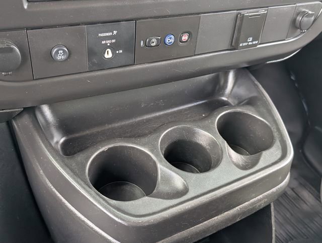 Used 2015 Chevrolet Express 2500 image 23