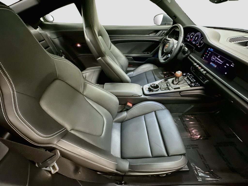Certified 2025 Porsche 911 Carrera T RWD image 28