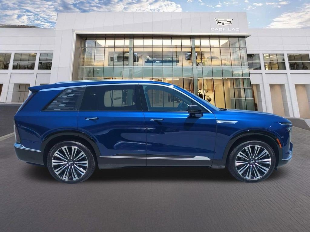 Certified 2026 Cadillac Vistiq Premium Luxury AWD/4WD image 4